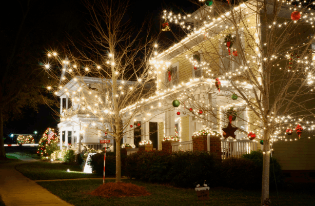 Holiday Nights Christmas Lights Hanging