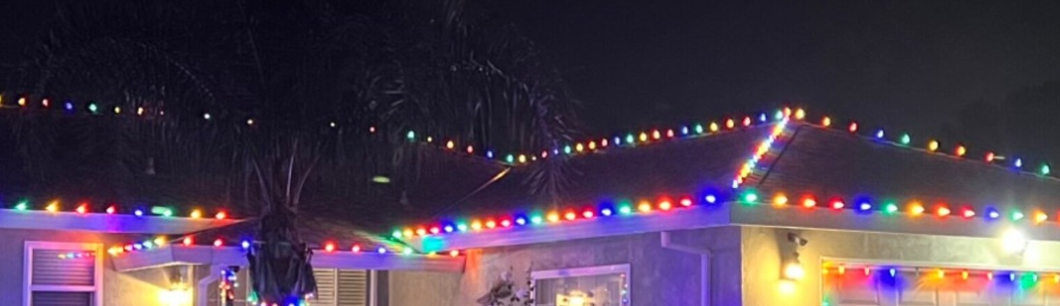 Christmas light company in Loomis, CA: multicolor c9 ranch eave run